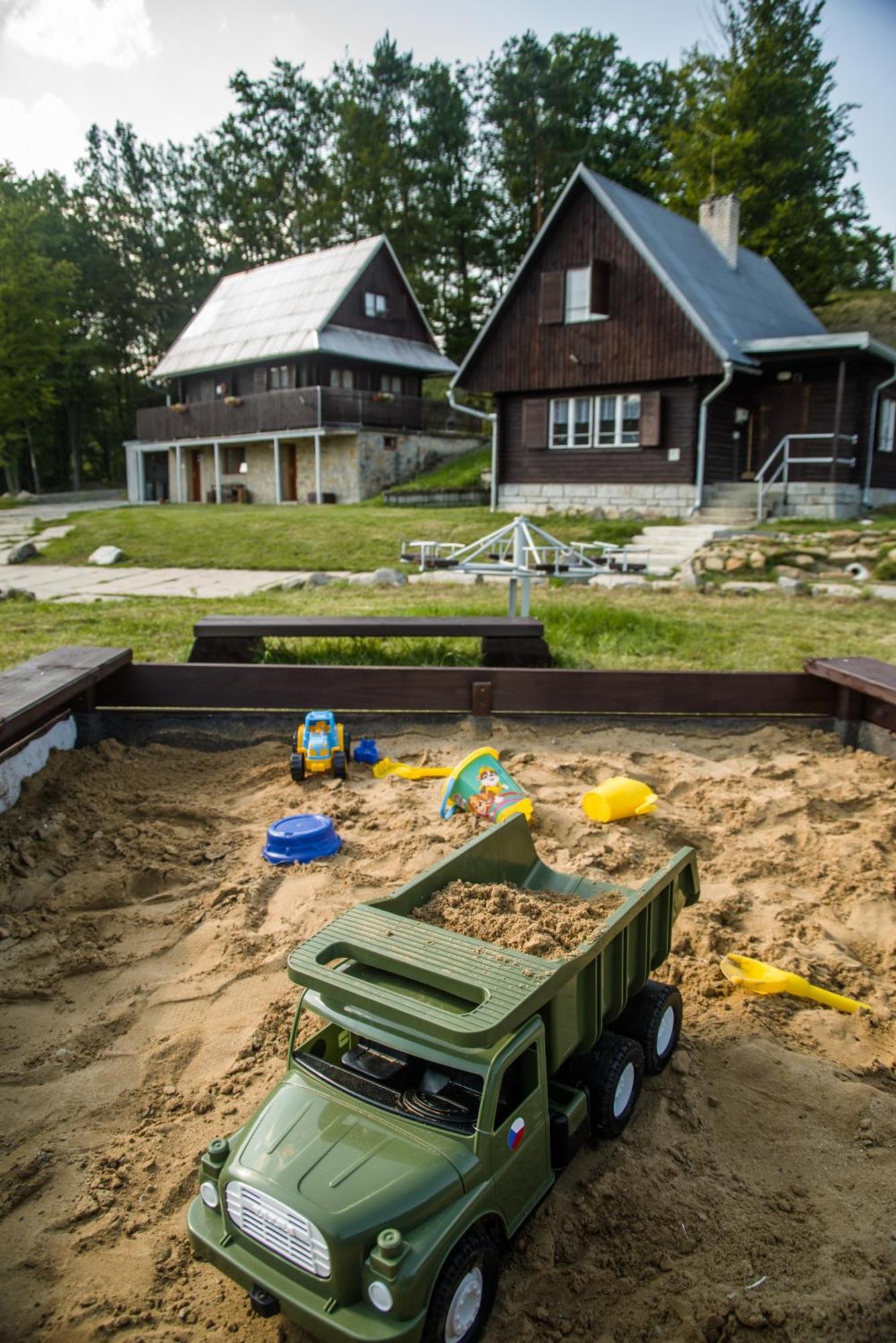 Rodinne Chaty Moravanpark - Ubytovani V Srdci Valasska Podkopna Lhota Ngoại thất bức ảnh